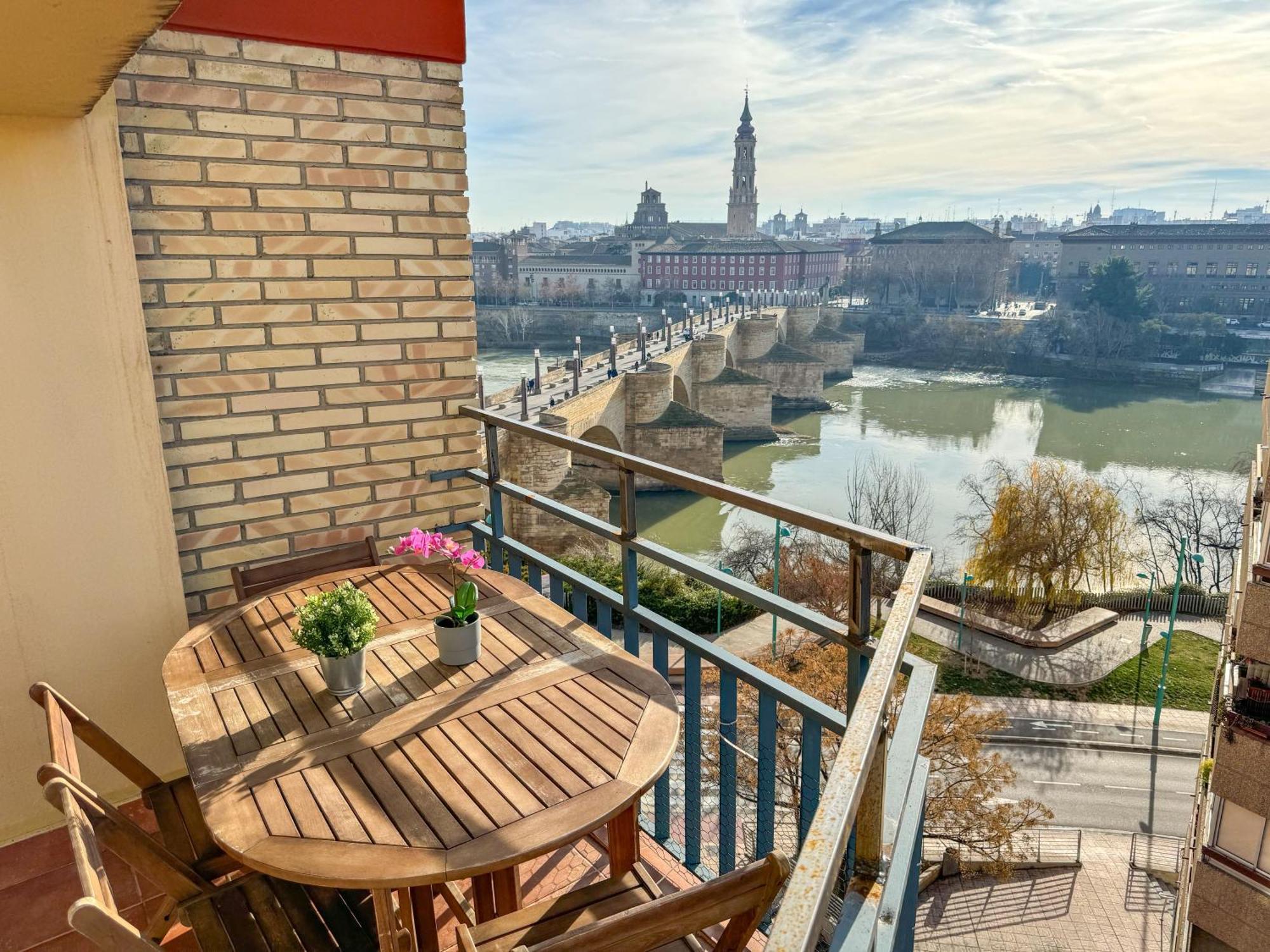 El Puente Del Pilar Comotucasa Saragoça Exterior foto