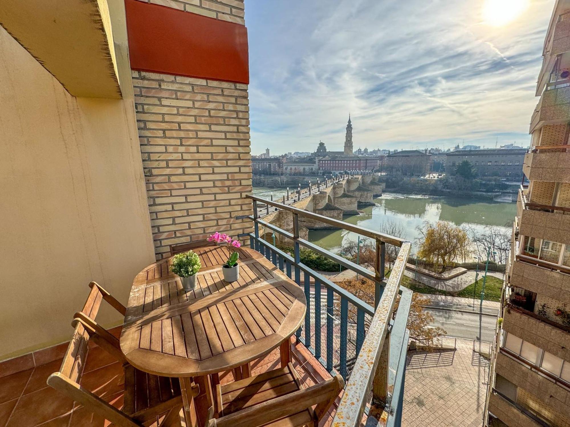 El Puente Del Pilar Comotucasa Saragoça Exterior foto