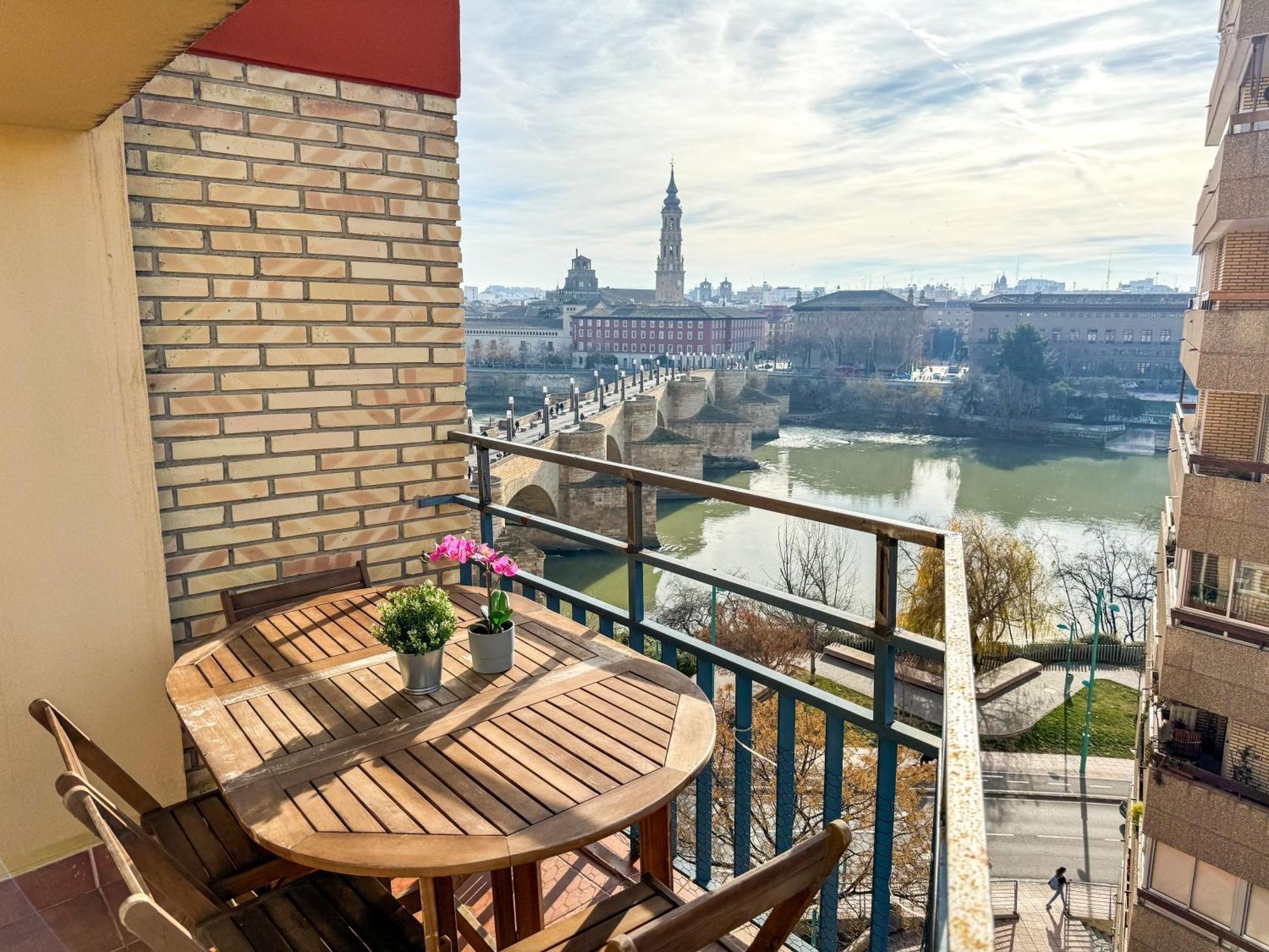 El Puente Del Pilar Comotucasa Saragoça Exterior foto