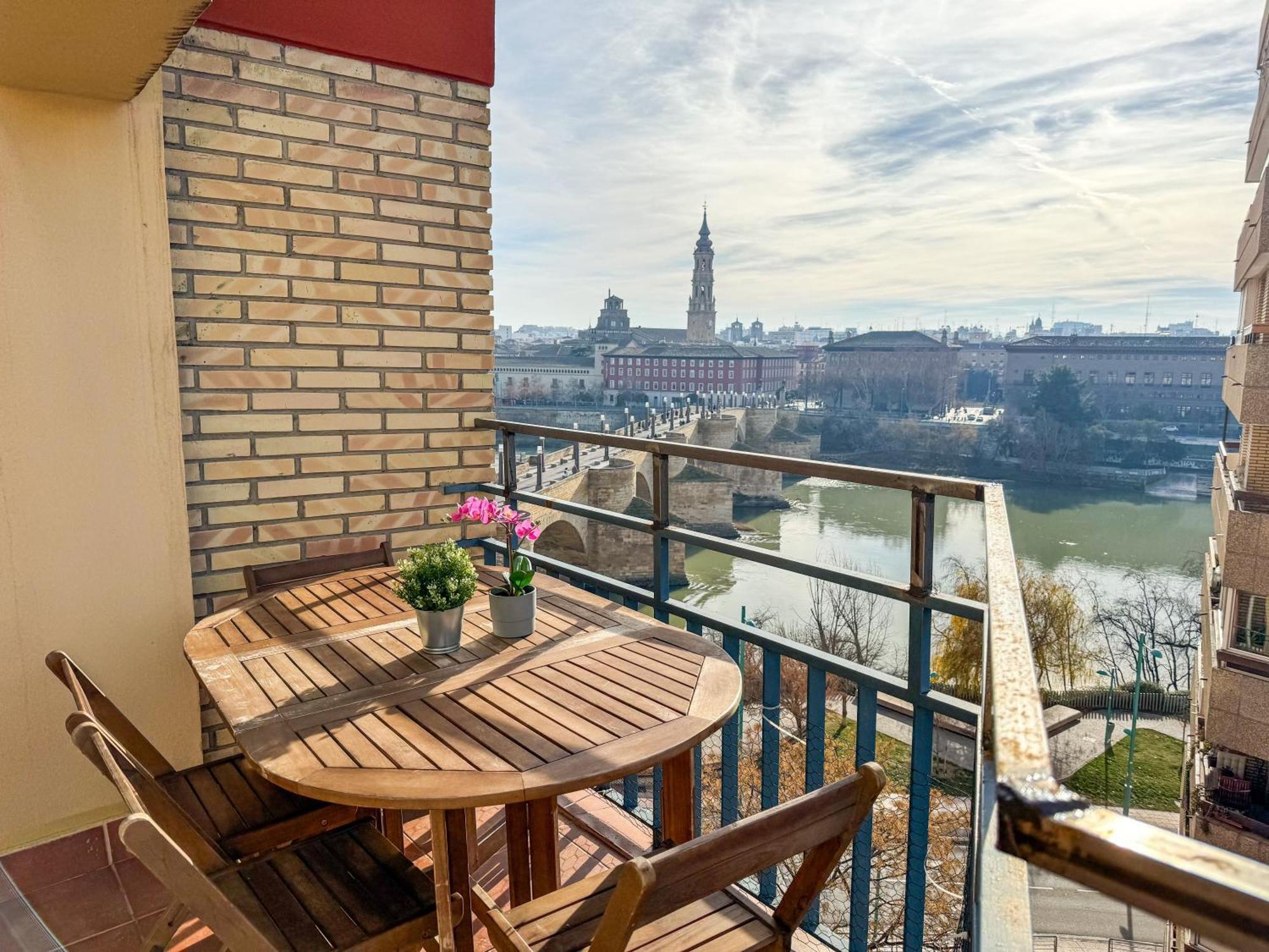 El Puente Del Pilar Comotucasa Saragoça Exterior foto